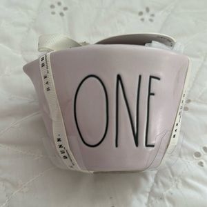 Lilac Rae Dunn Measuring Cups.